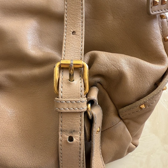 Marc Jacobs Adjustable Nude Leather Backpack With Lock Design - Picture 8 of 13